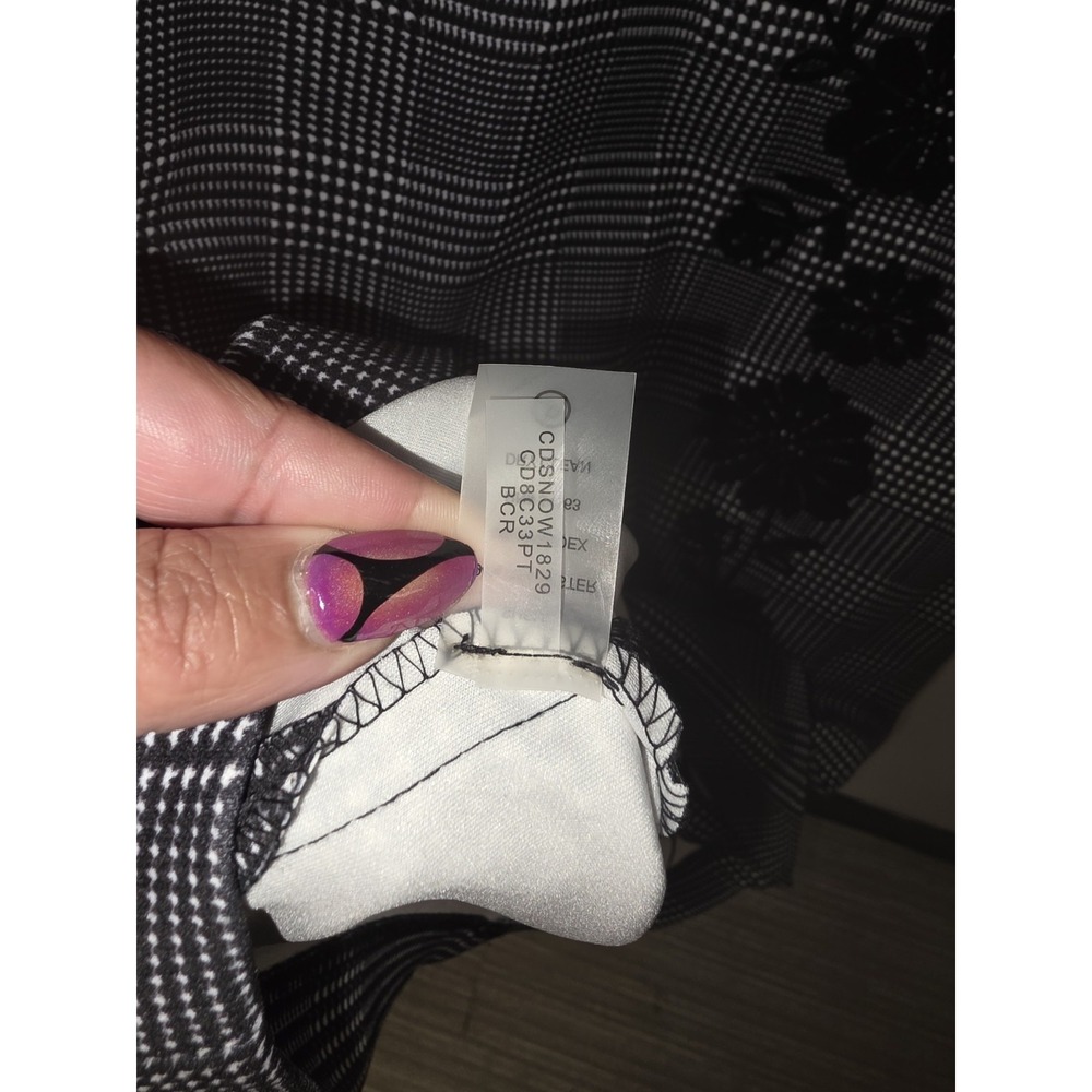Calvin Klein Women's Plaid Sheath Dress Black Gray Floral Appliqué Size 10 - Picture 5 of 9